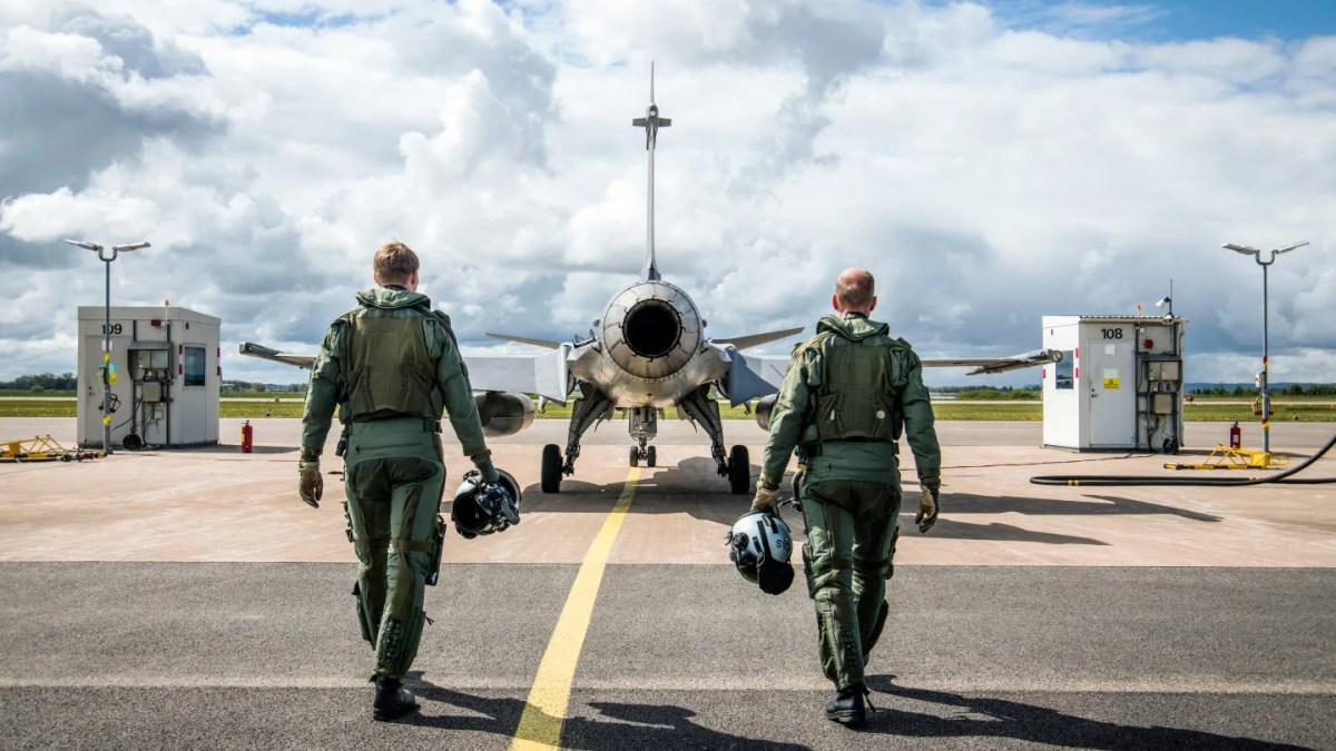 Thụy Điển 'khủng hoảng' phi công lái máy chiến đấu khi gia nhập NATO